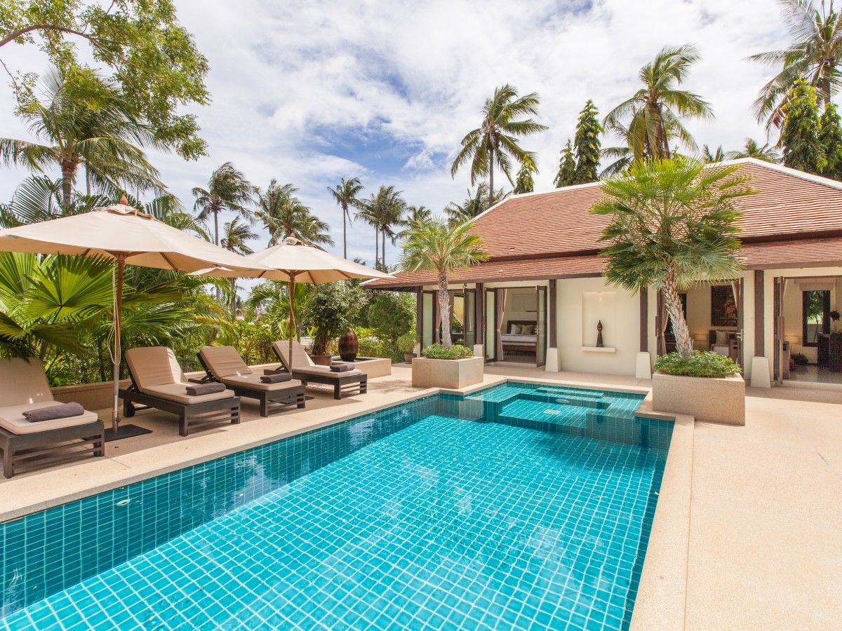 別墅游泳池磚施工應(yīng)該注意哪些？